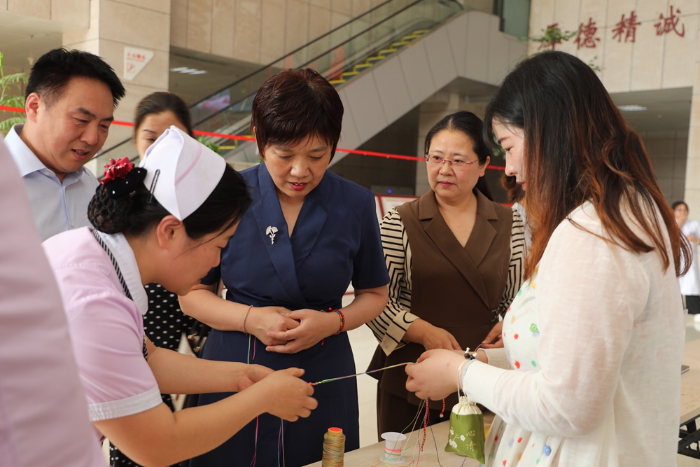 南陽醫(yī)專二附院舉行“濃情端午話傳承  歡樂共享暖人心”活動